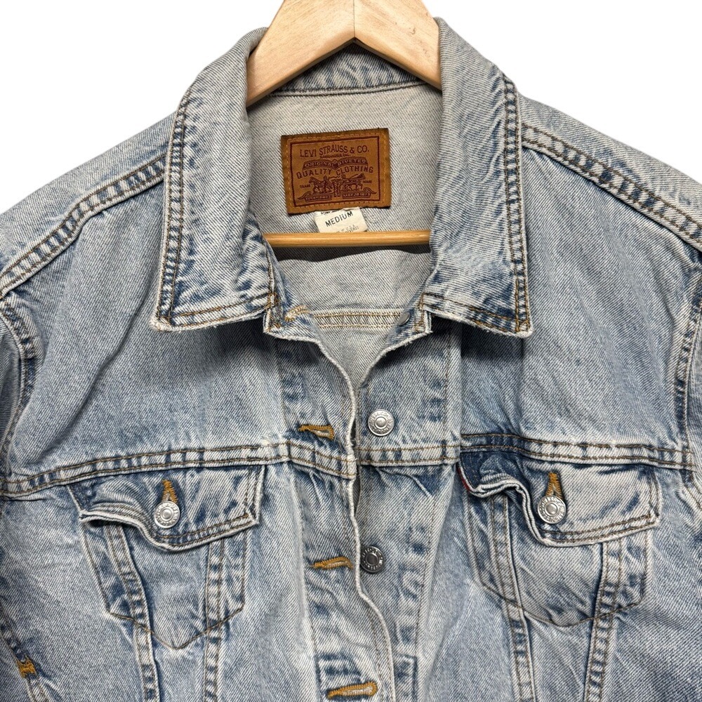 Vintage Levis Denim Trucker Jacket Light Wash Made in USA Mens Medium - Picture 2 of 12